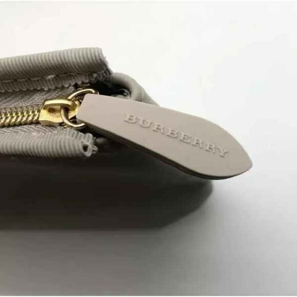 Burberry Cosmetic Pouch/ Clutch New In box ! - Picture 5 of 6